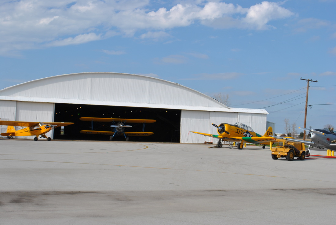 Air planes around hanger